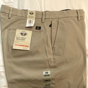 NWT Dockers City Trouser Straight Fit khaki pants